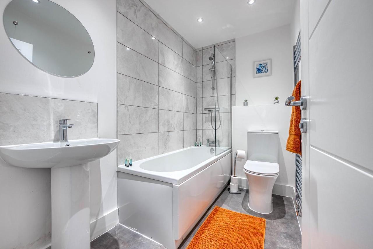 Luxurious Birmingham Home Private Parking Wifi - Near To Nec And Qeh Экстерьер фото